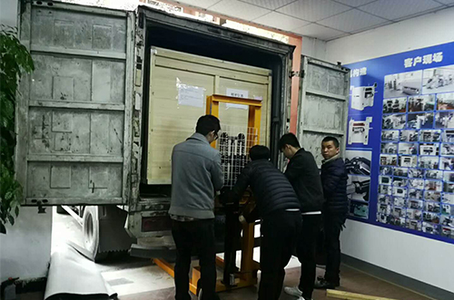 蚌埠客戶SMT設(shè)備專車送貨，貨到上門安裝調(diào)試