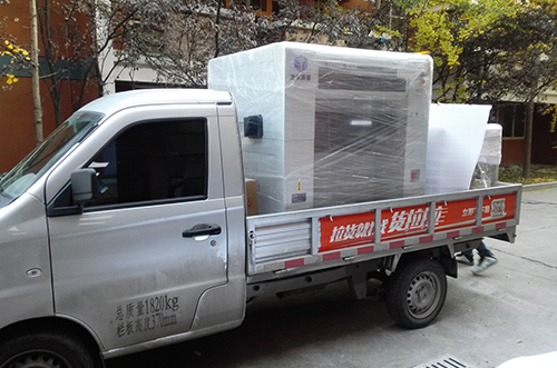 寧波客戶SMT設(shè)備專車送貨，貨到上門安裝調(diào)試